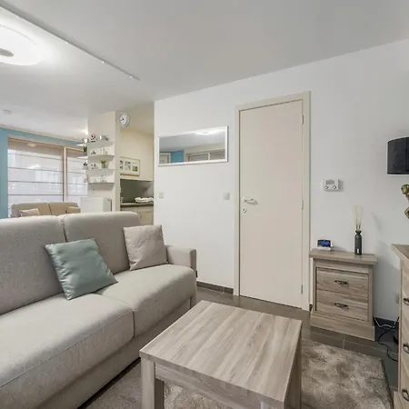 Coastal Retreat W Full Kitchen, Cleaning Included Бланкенберге